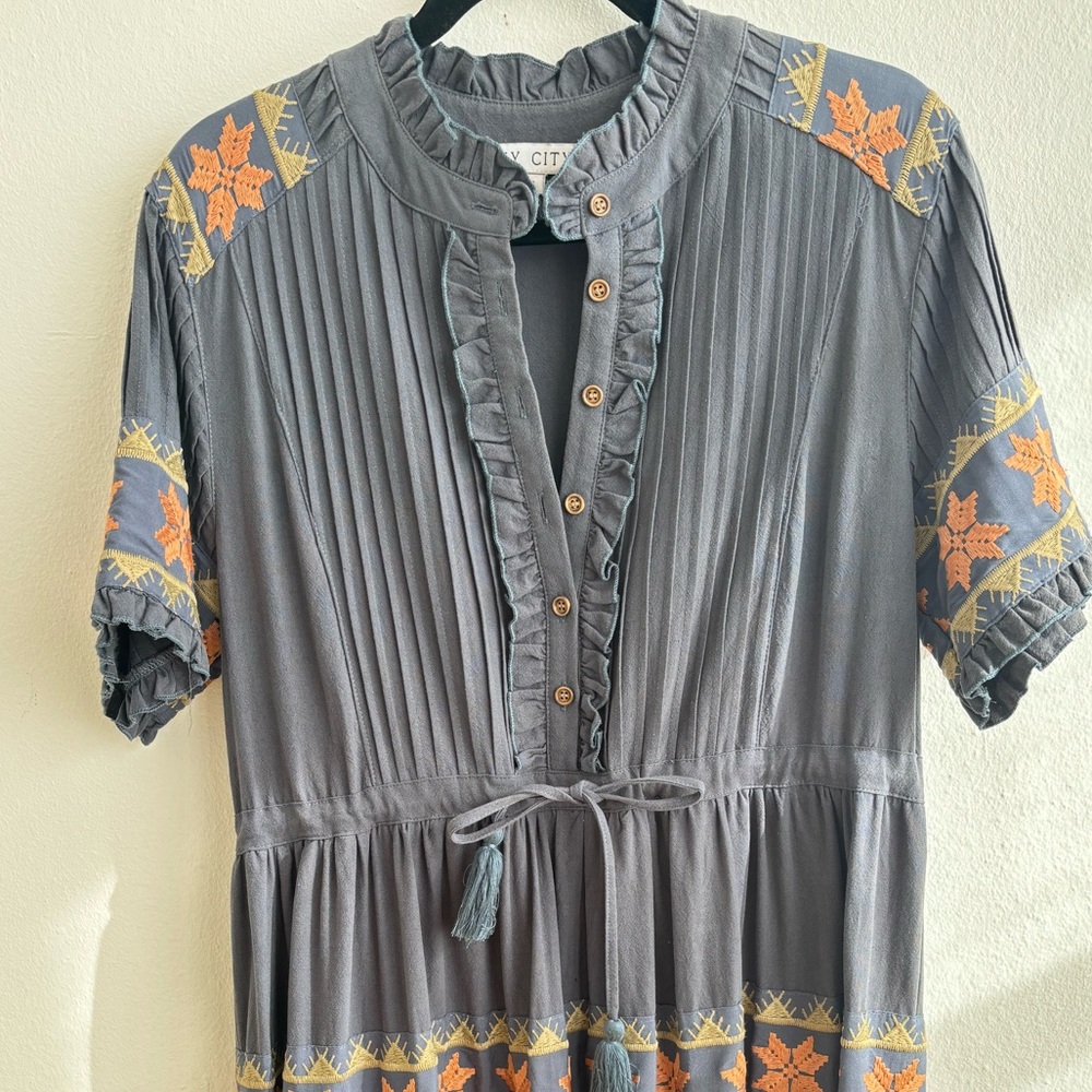 Ivy City Co Capri dress size Large 💙